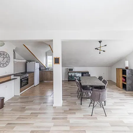 Beautiful In Kastel Stari With Kitchen Kaštela
