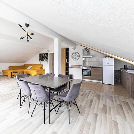 Beautiful In Kastel Stari With Kitchen *